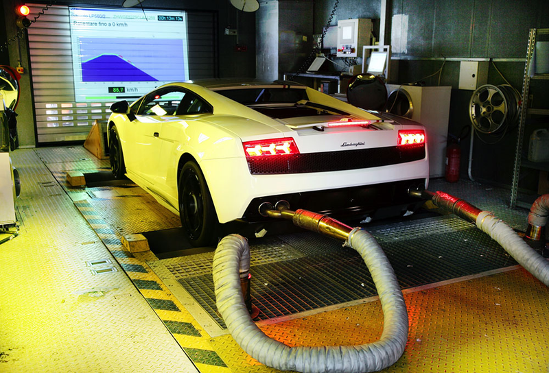 Illustration for article titled How Lamborghini builds its most technologically-advanced car ever